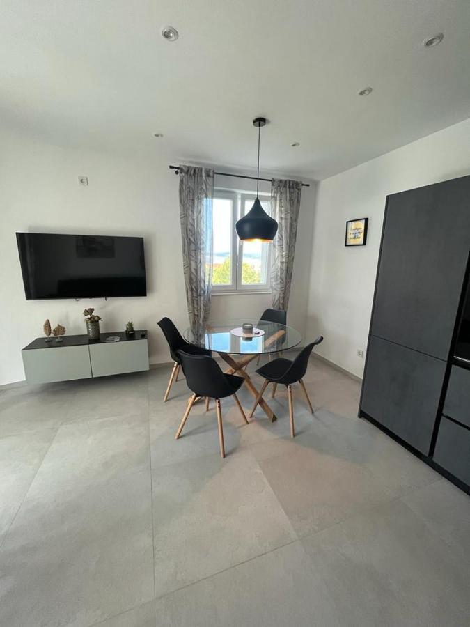 Appartement Haus Dalmatia With Heated Pool *
