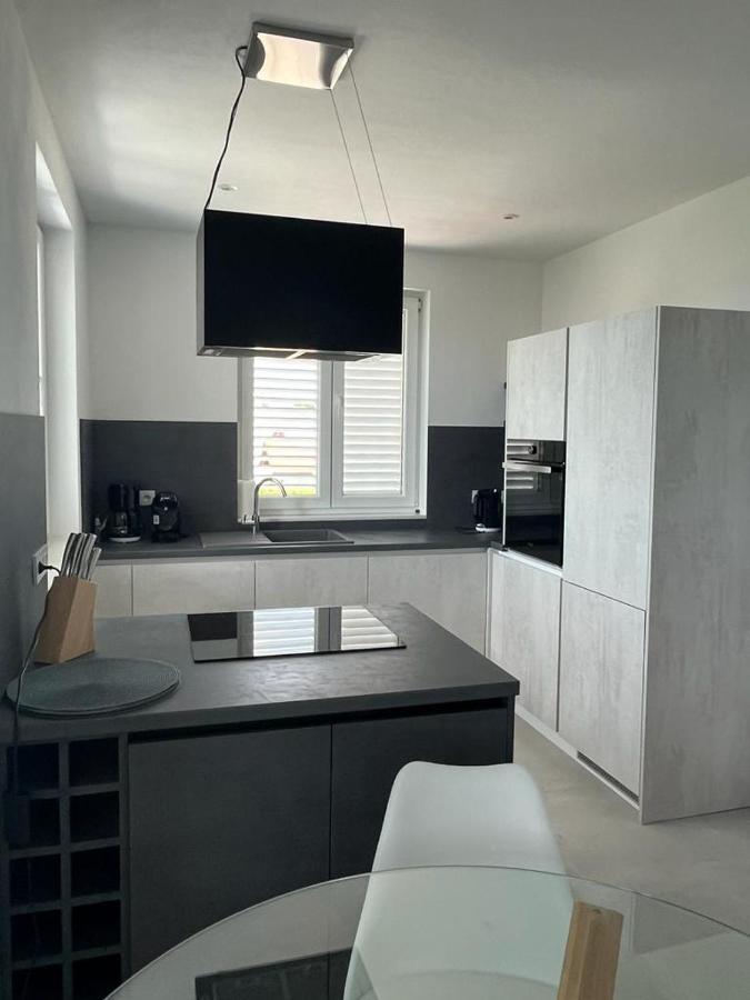 Haus Dalmatia With Heated Pool Appartement *