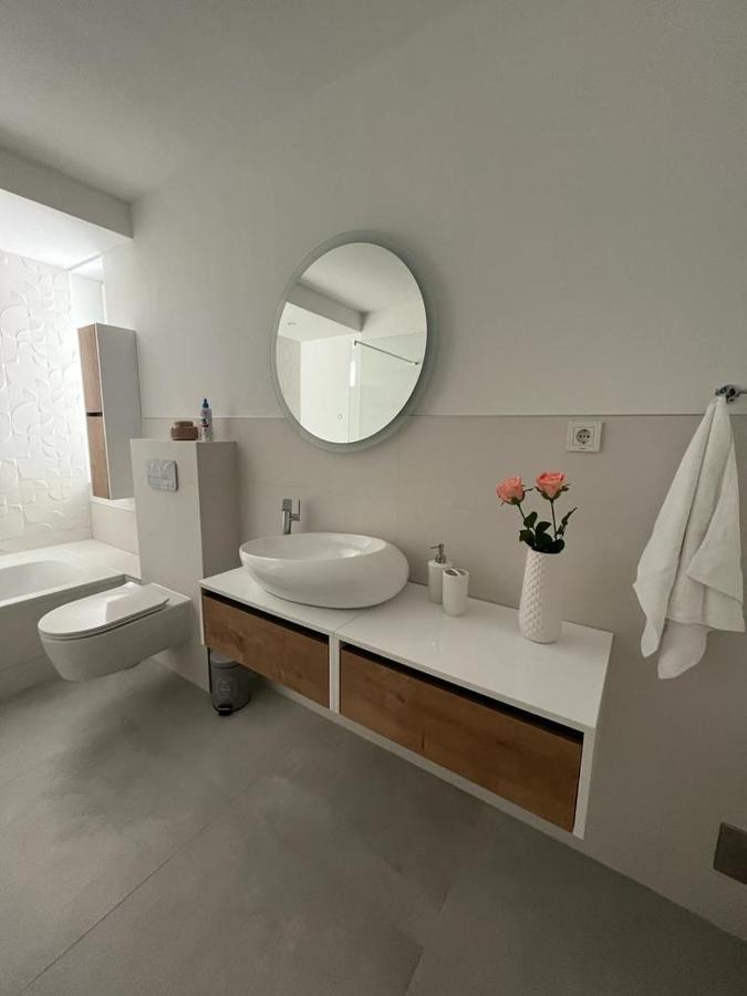 Haus Dalmatia With Heated Pool *