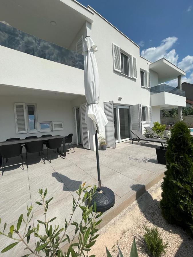 Appartement Haus Dalmatia With Heated Pool Bibinje